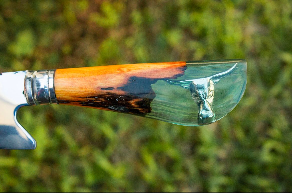 Faca Artesanal para Churrasco 10" 3mm Lâmina - Modelo Filho do Mato com Cabo c/ pingente Touro + Case especial em couro